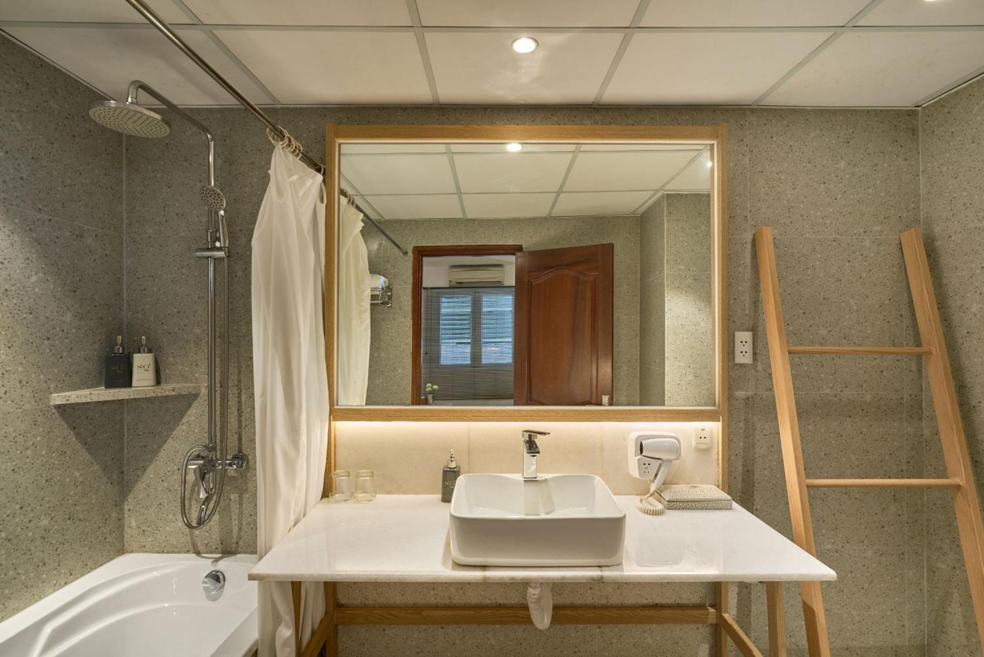 Sky Gem Hotel - Ben Thanh Ho Chi Minh City Bagian luar foto