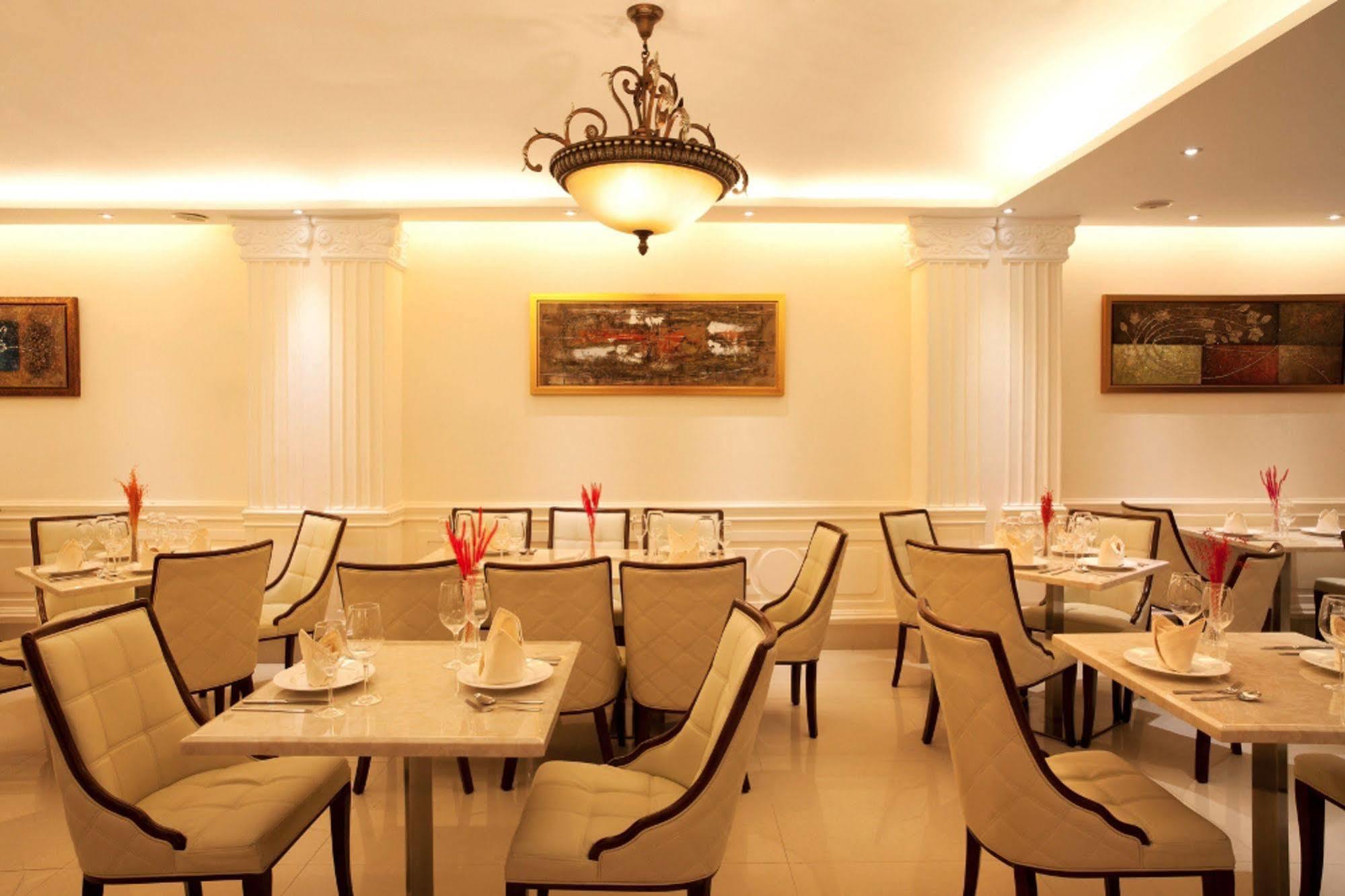 Sky Gem Hotel - Ben Thanh Ho Chi Minh City Bagian luar foto